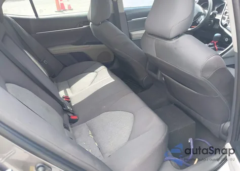 2018 Toyota Camry Le из США, поврежденный, VIN 4T1B11HK8JU033674